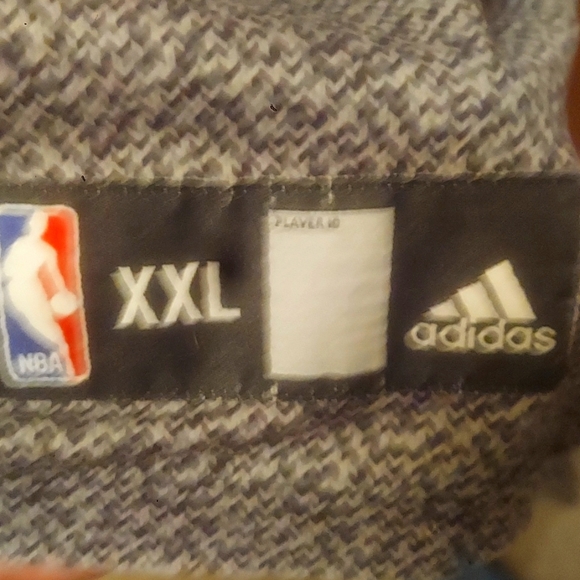 Derrick Rose jersey - Picture 4 of 4